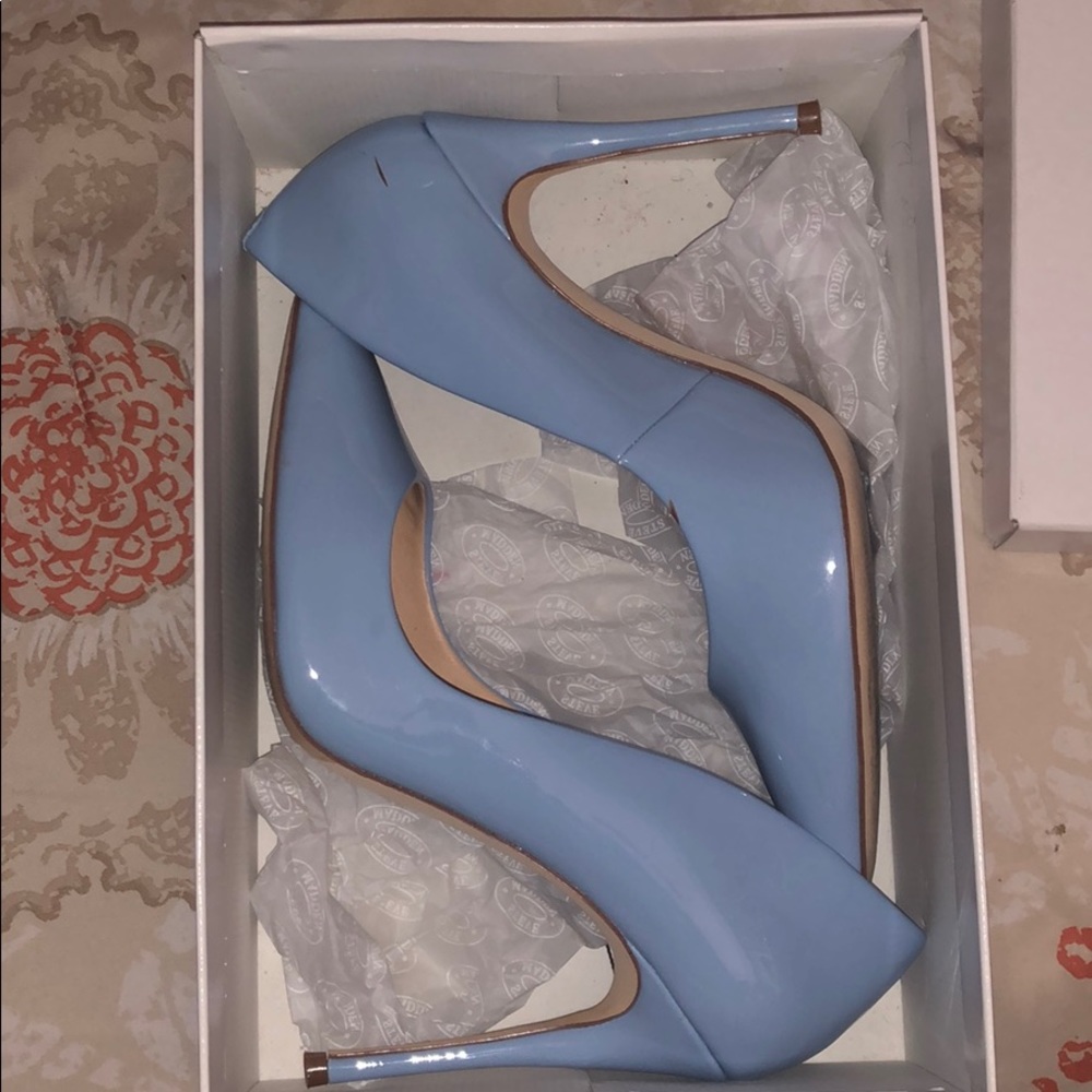 Baby blue closed toe point heels